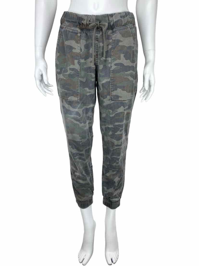 Bella Dahl Cropped Camo Jogger Pants