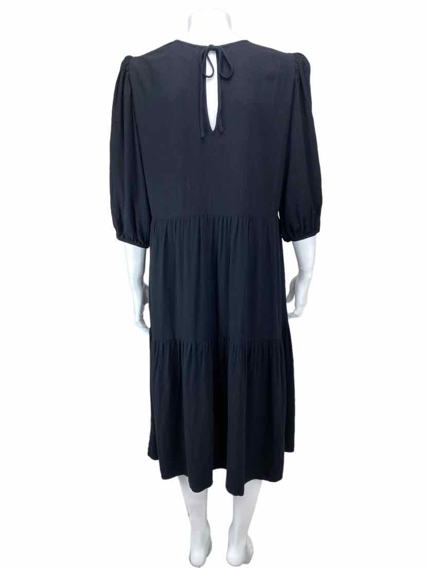 Pre-Loved Nordstrom Charles Henry, Women's Tiered Midi Dress, Black, Size M  – Elle & Beck