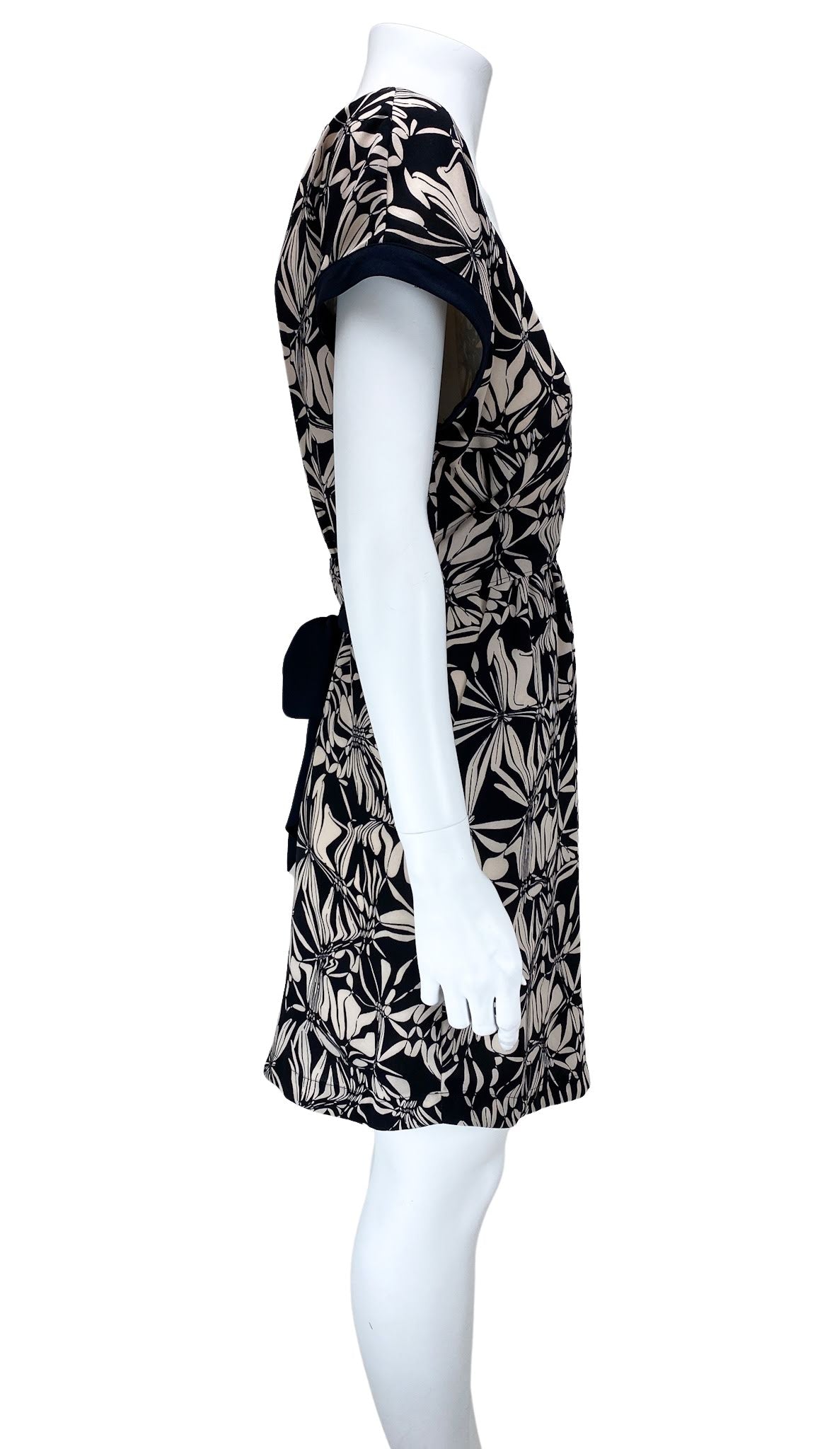 Pre-Loved Anthropologie 9-H15 StCL, Women's Floral Tie-Waist Dress, Black/Light  Taupe, Size XS – Elle & Beck